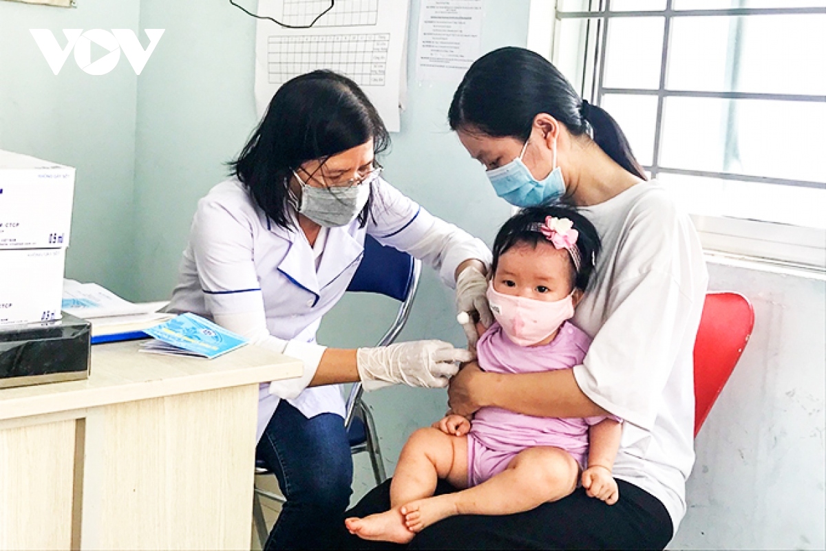 Vietnam purchases 5-in-1 vaccine to address vaccine shortages